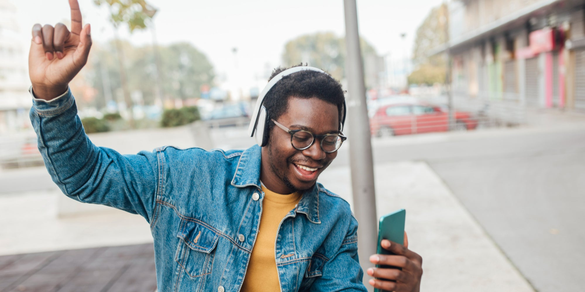 Bougez au rythme de vos chansons préférées avec l'offre Deezer Premium de SFR