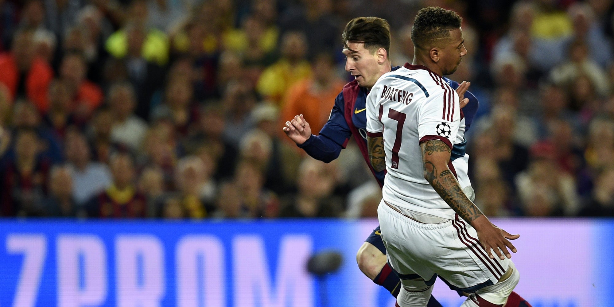 Messi fait tomber Boateng d'un dribble en Ligue des Champions, le 6 mai 2015