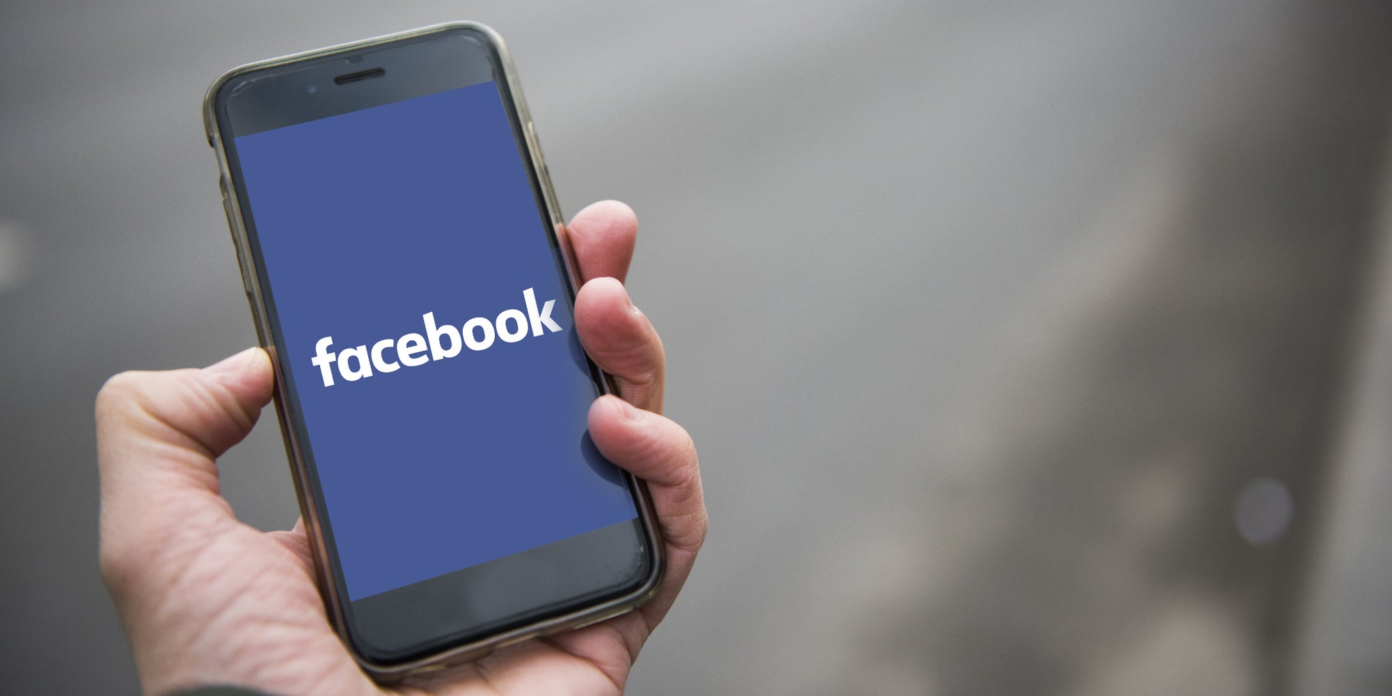 Facebook s'apprête à changer de design, et il y aura moins de bleu qu'avant...