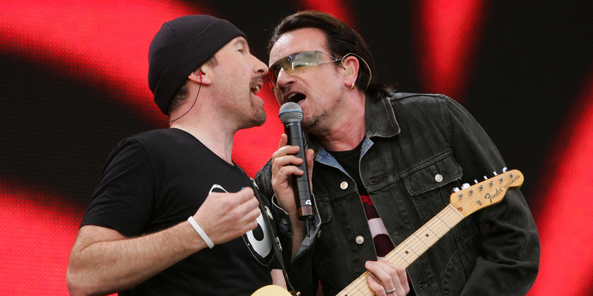 The Edge et Bono de U2 lors du concert pour le Live 8 à Hyde Park, le 2 juillet 2005 à Londres