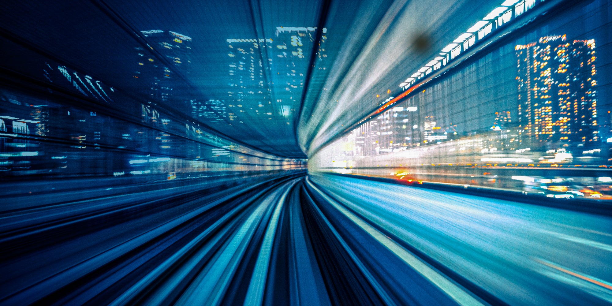 On vous explique ce qui distingue l'ADSL de la fibre optique en termes de technologies, de débit et d'offres.