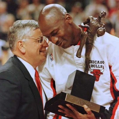 La NBA en deuil : les plus grands basketteurs rendent hommage à David Stern