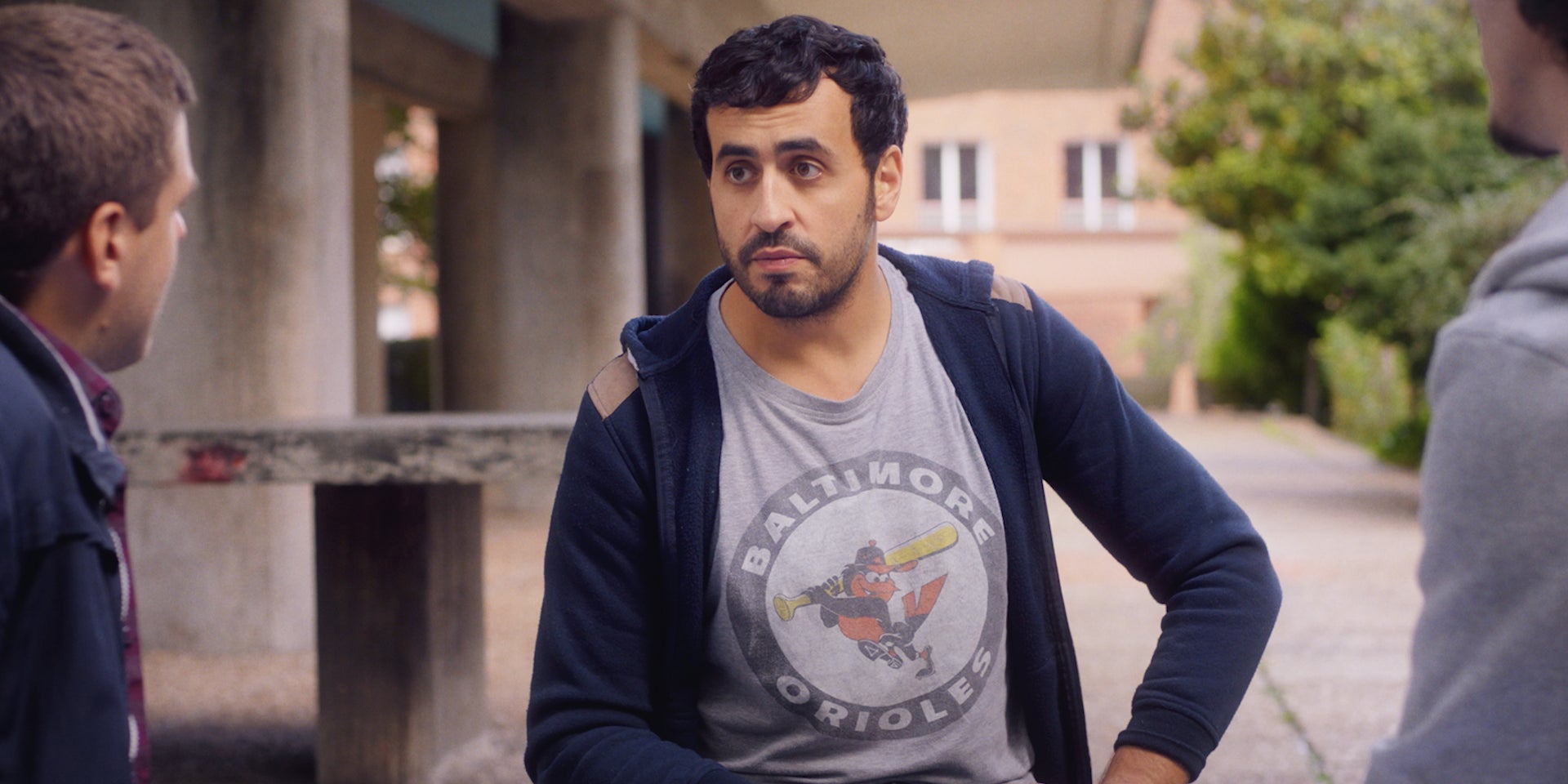 Retrouvez la série humoristique culte "Serge le mytho" avec Jonathan Cohen sur Disney+ dès ce 14 mars. 