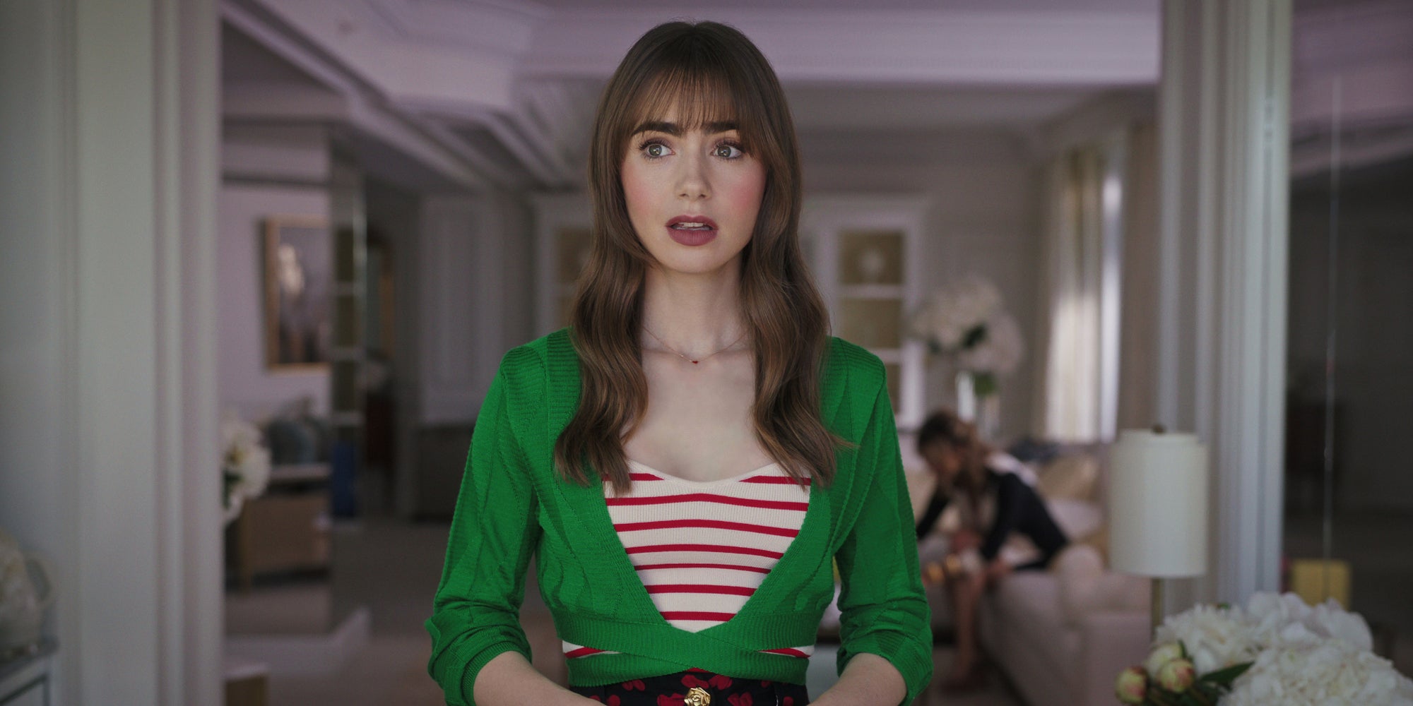 Lily Collins dans la saison 3 d'Emily in Paris.