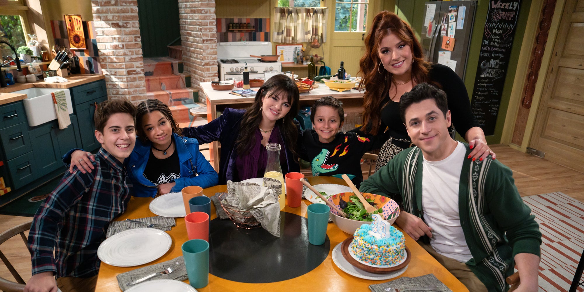 Le plateau du spin-off "Waverly Place : Les Nouveaux Sorciers" avec notamment Selena Gomez, productrice exécutive de la série.