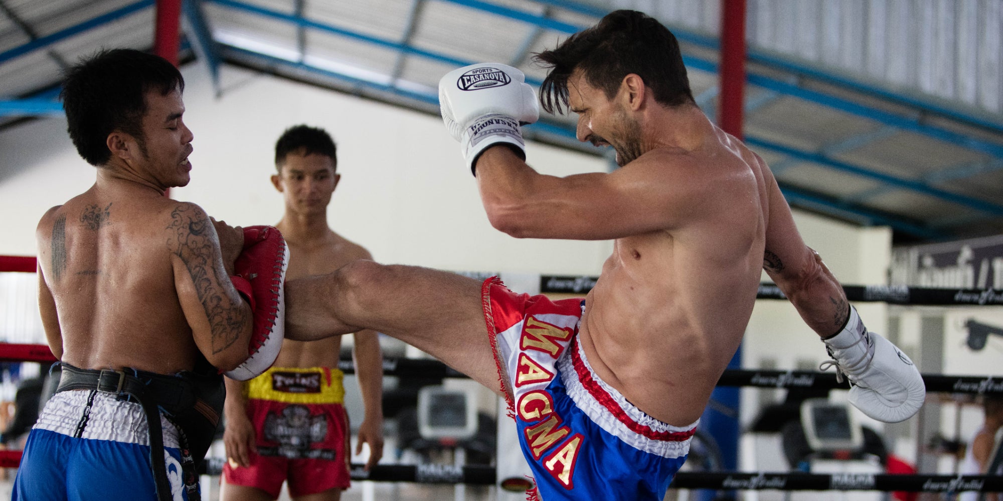 L'acteur Frank Grillo en immersion dans ''FIGHTWORLD'', à voir sur Netflix.