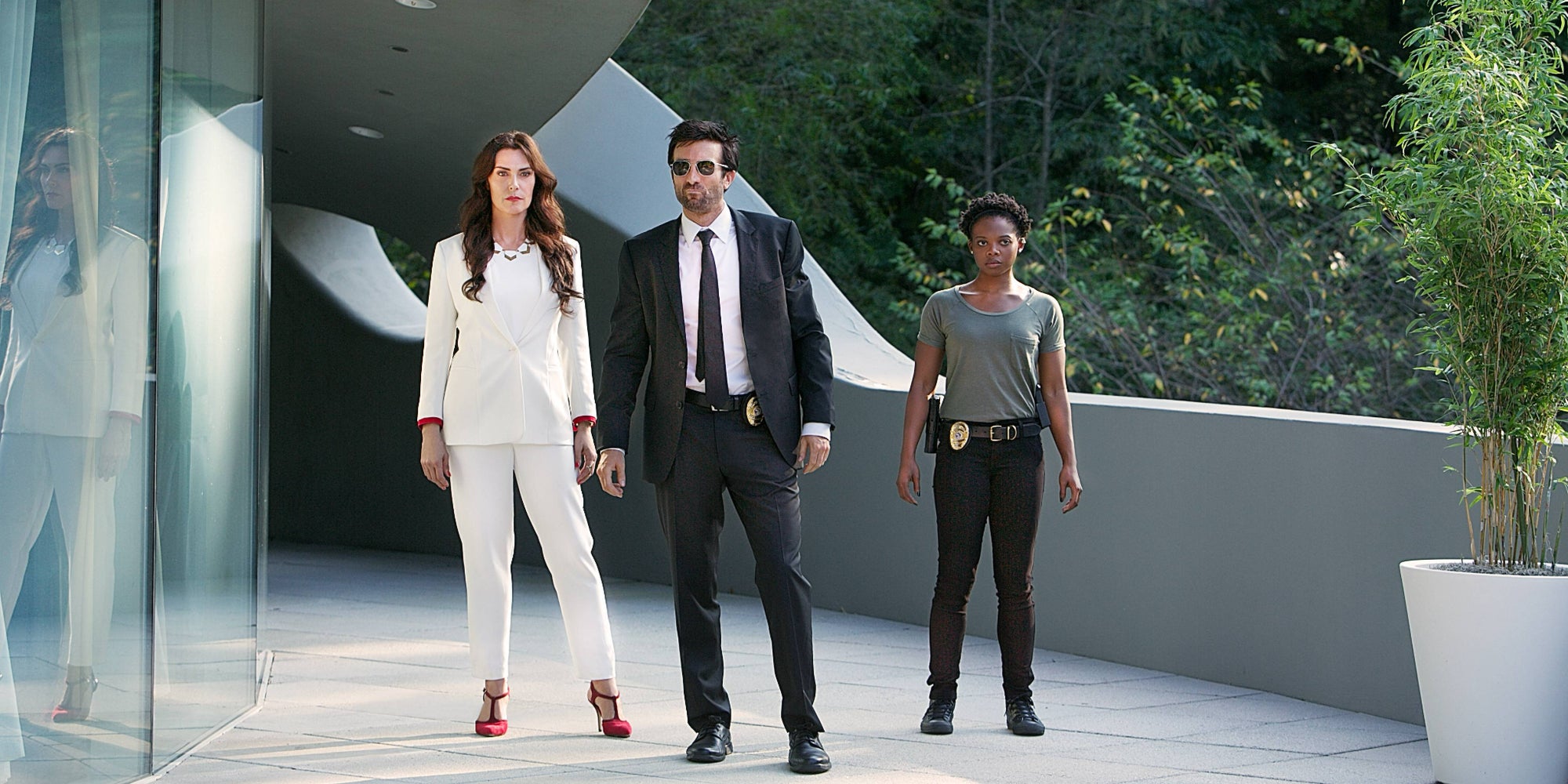 Christian Walker, l'ancien super-héros superstar, chasse maintenant les super-criminels. 