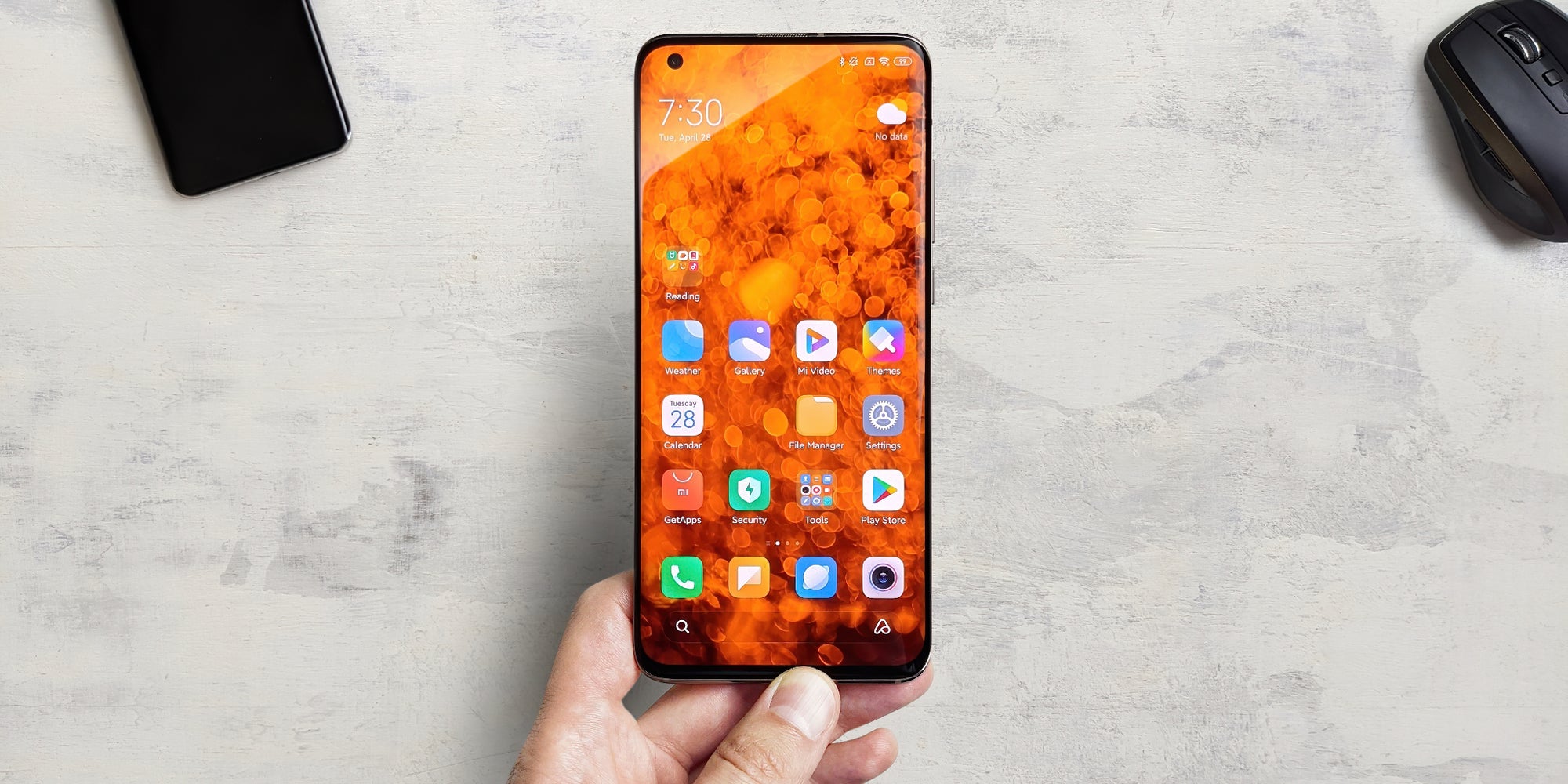 Après le Mi 10 et ses petits frères (notamment le Mi 10 Pro, en photo), quel smartphone Xiaomi sortira de son chapeau ?