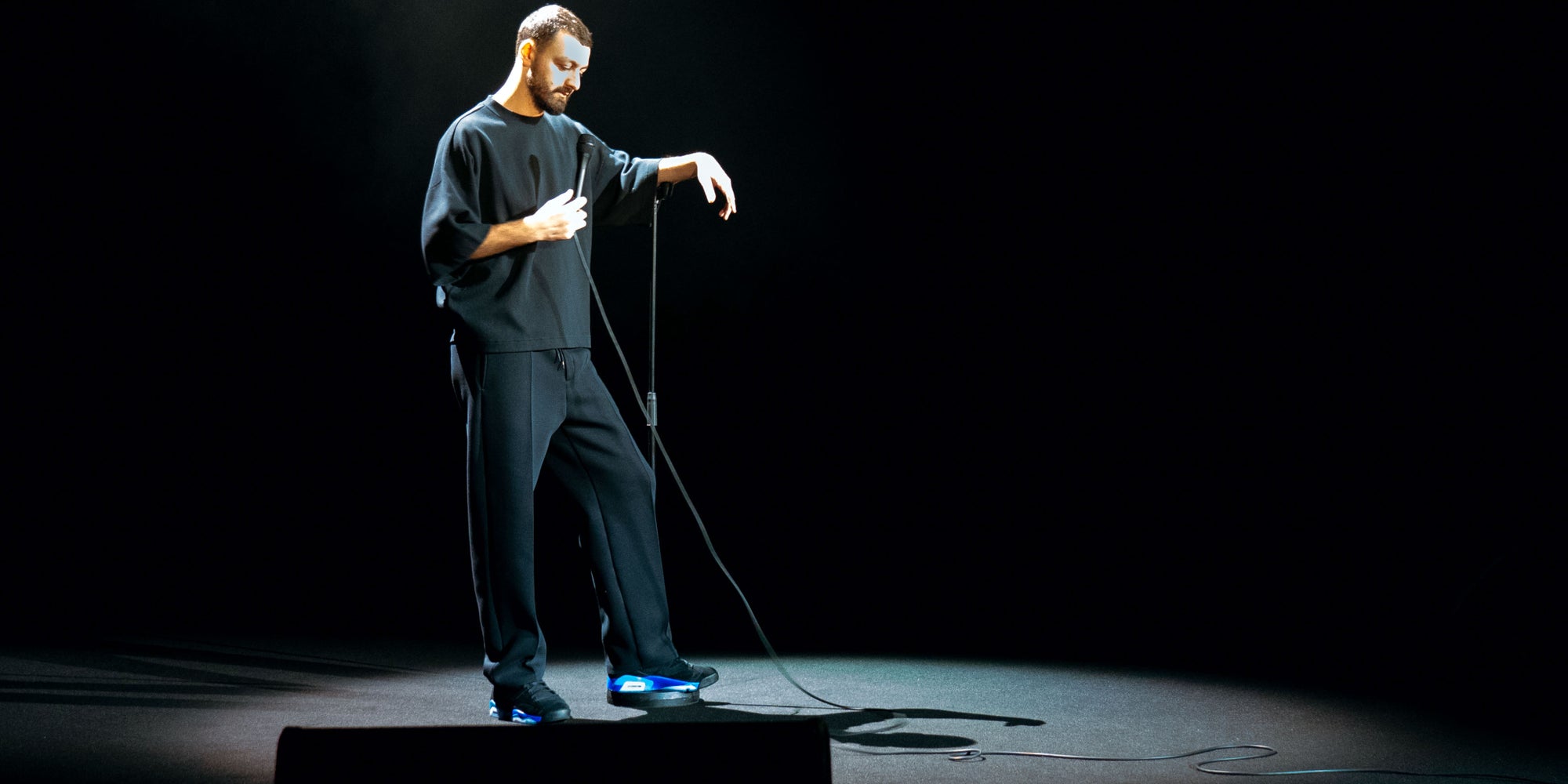 Roman Frayssinet lors de son spectacle "Ô DEDANS", le 26 novembre 2023 à L’Olympia (Paris).