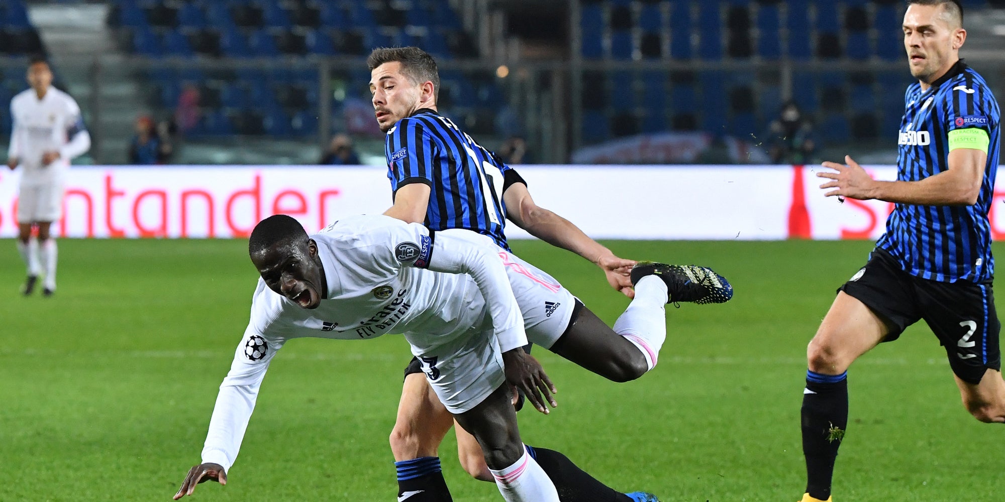 Les joueurs du Real Madrid et de l'Atalanta Bergame lors du match aller, le 24 février 2021 au stade Atleti Azzurri d'Italia, Bergame