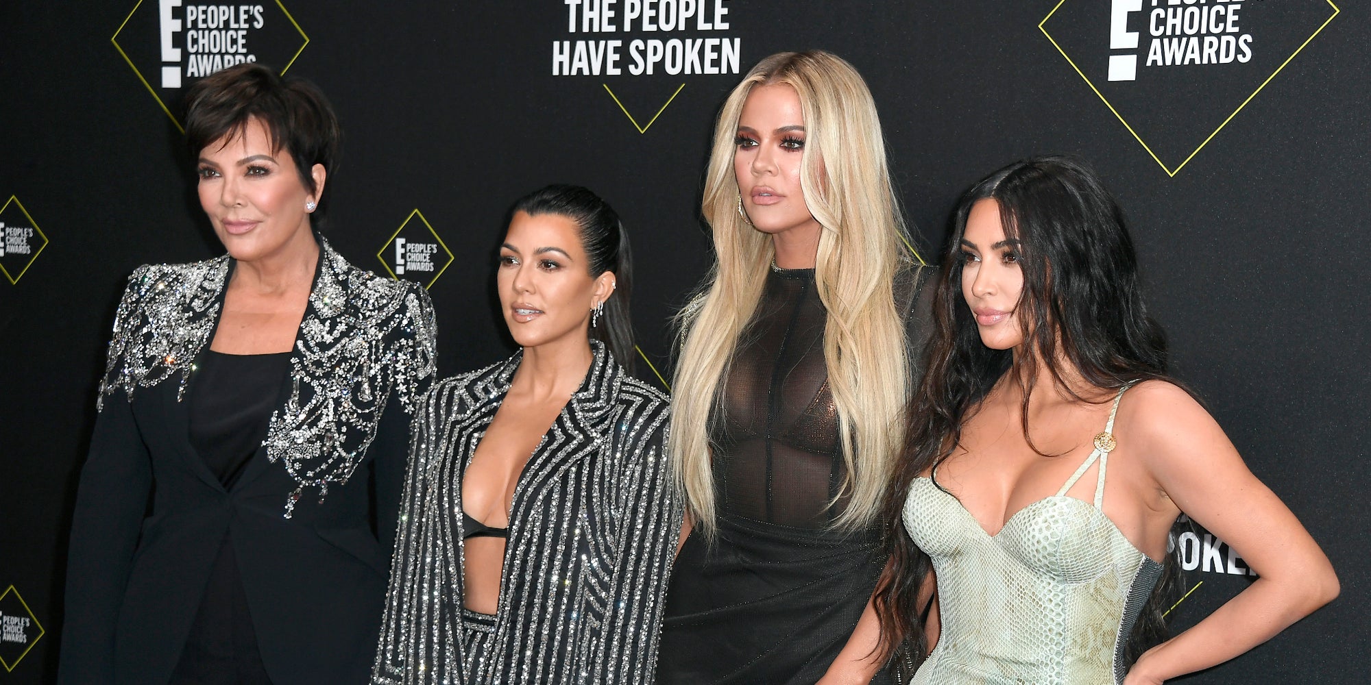 Kris Jenner, Kourtney, Khloé et Kim Kardashian sur le tapis rouge des People's Choice Award 2019.