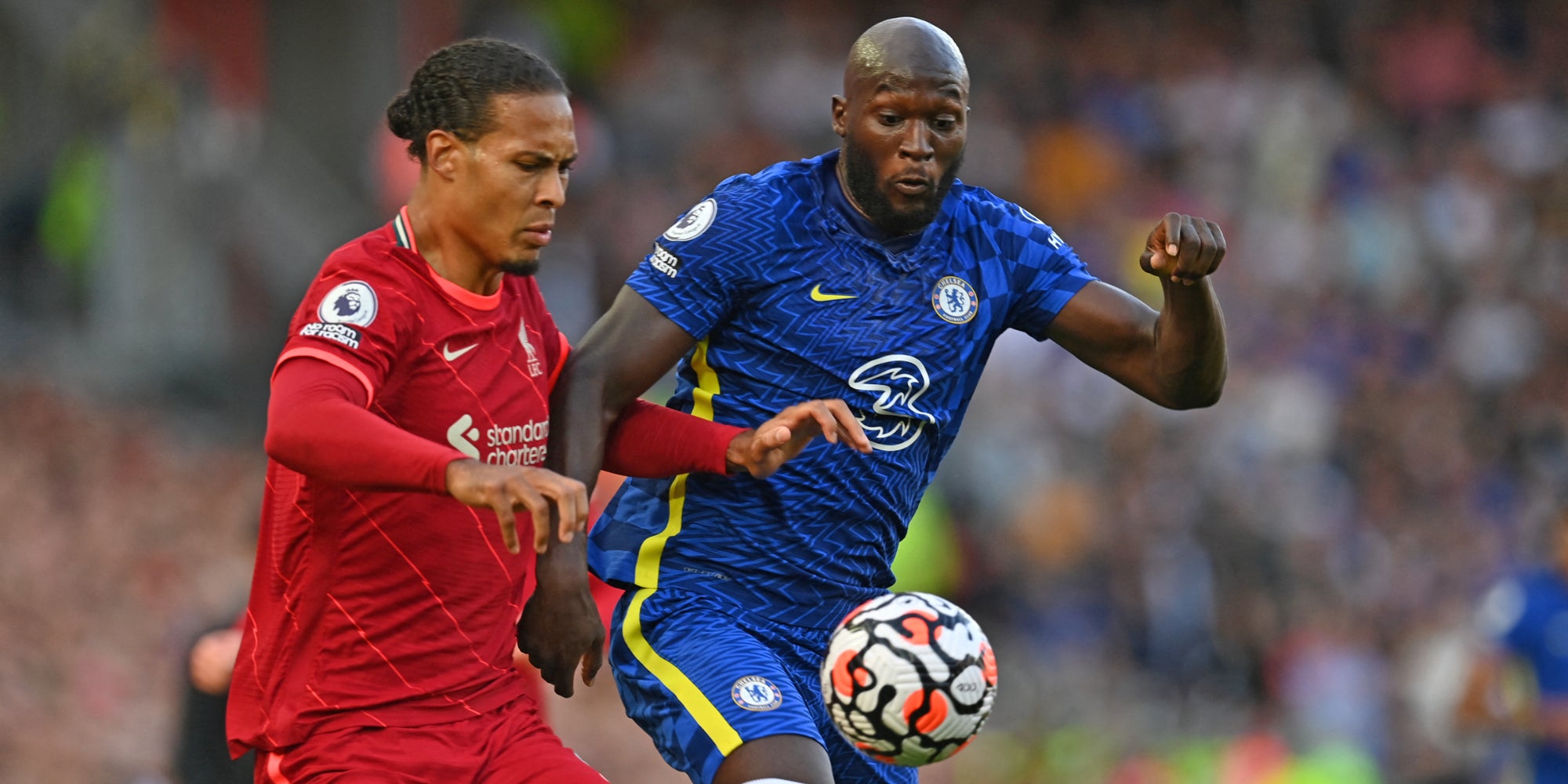 Van Dijk et Lukaku à la lutte lors de Liverpool-Chelsea en Premier League, le 28 août 2021 à Anfield Roald, Liverpool