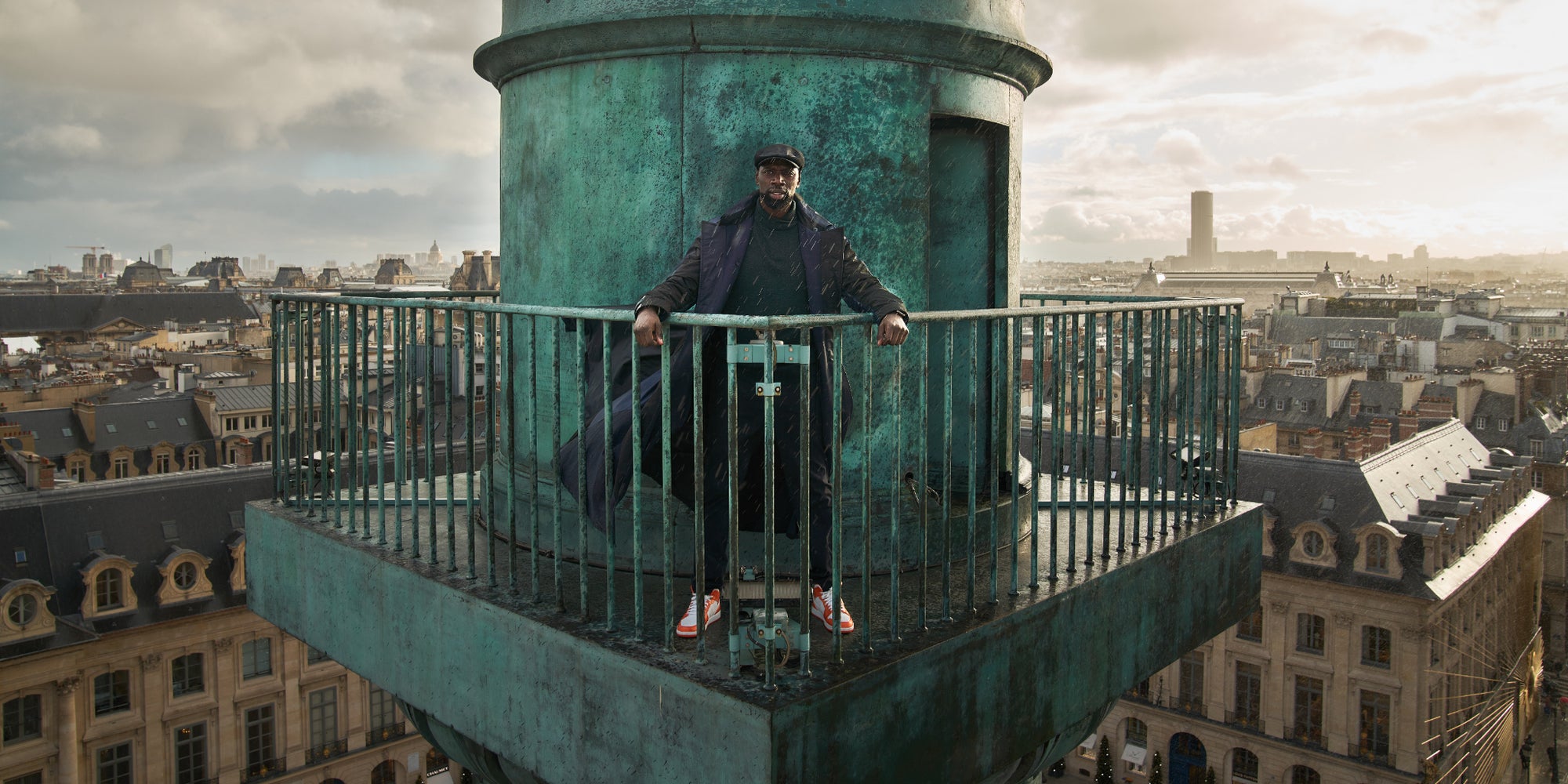 Omar Sy renfile le costume de gentleman cambrioleur pour la saison 3 de "Lupin", prochainement sur la plateforme qui fait TUDUM