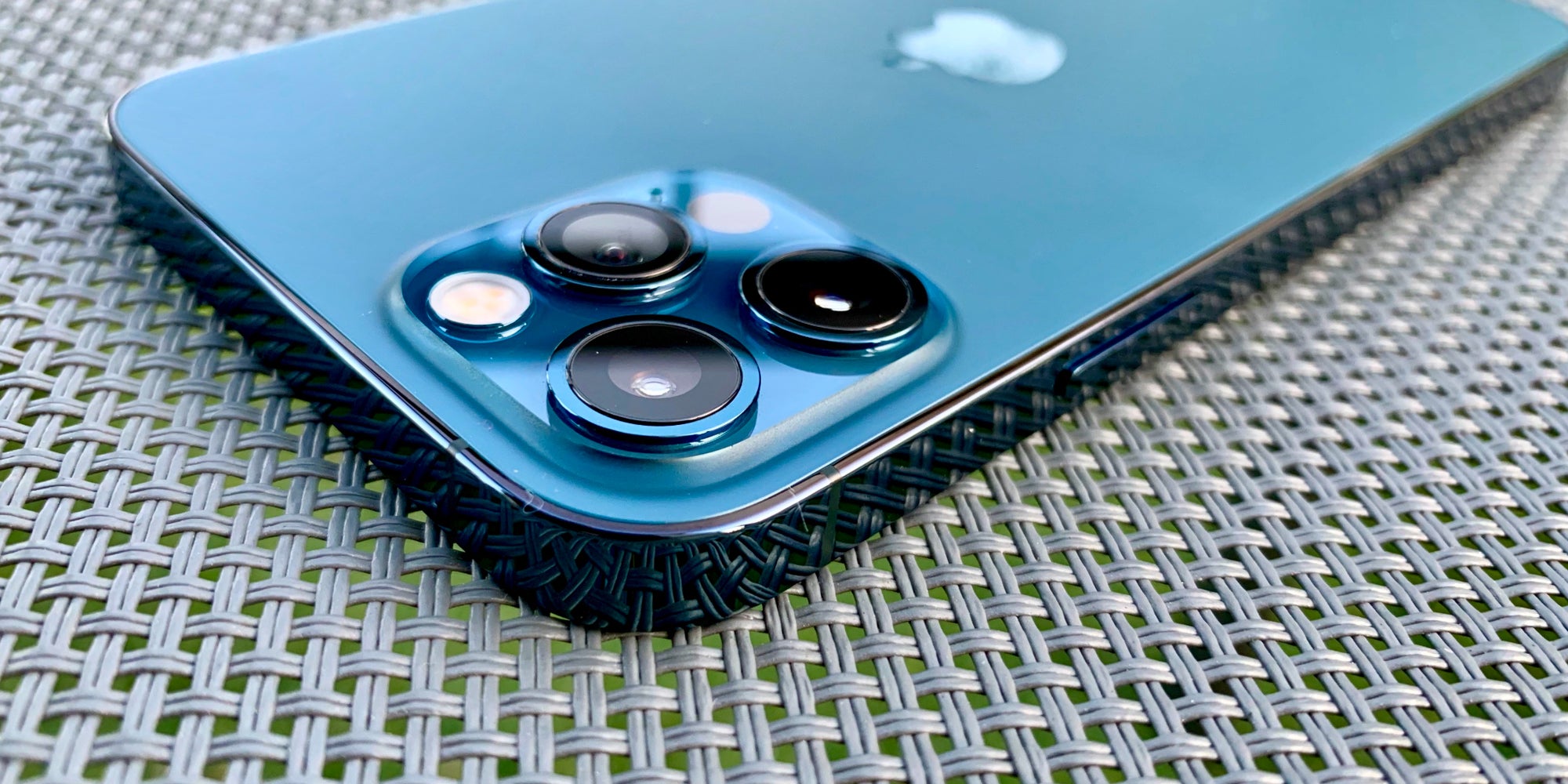 Les futures versions Pro de l'iPhone pourraient être dotées d'un plus grand zoom optique.