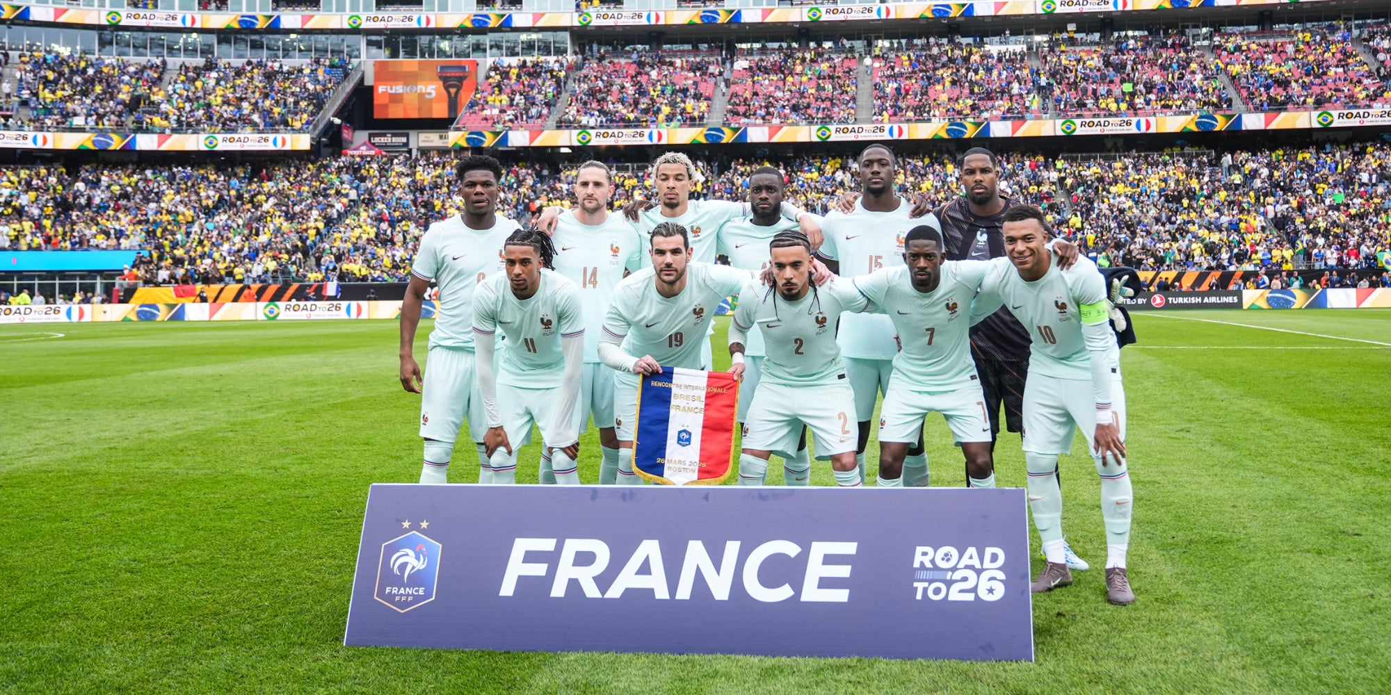 L'Équipe de France lors du match amical entre le Brésil et la France au Gillette Stadium, le 26 mars 2026 à Foxborough, dans le Massachusetts, aux États-Unis. 