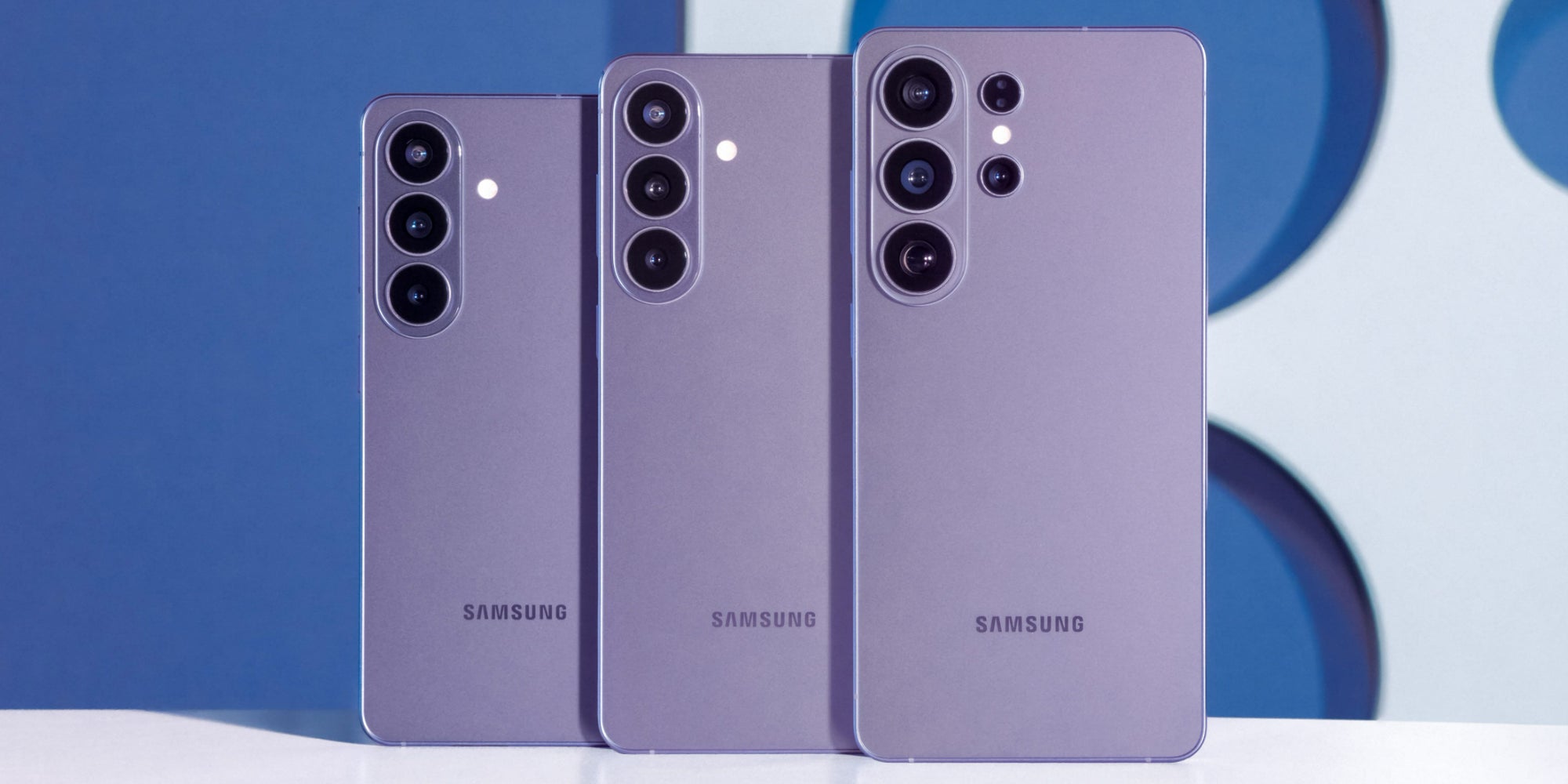 On fait le comparatif entre les trois nouveaux modèles de la série Samsung Galaxy S26.