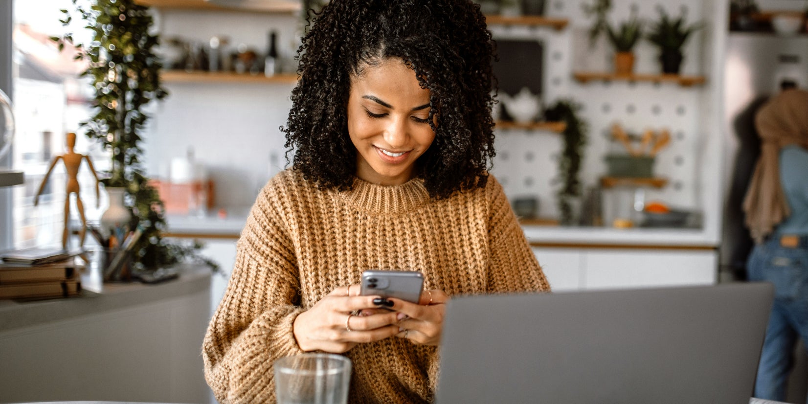 Découvrez comment programmer l'envoi de SMS sur votre smartphone.