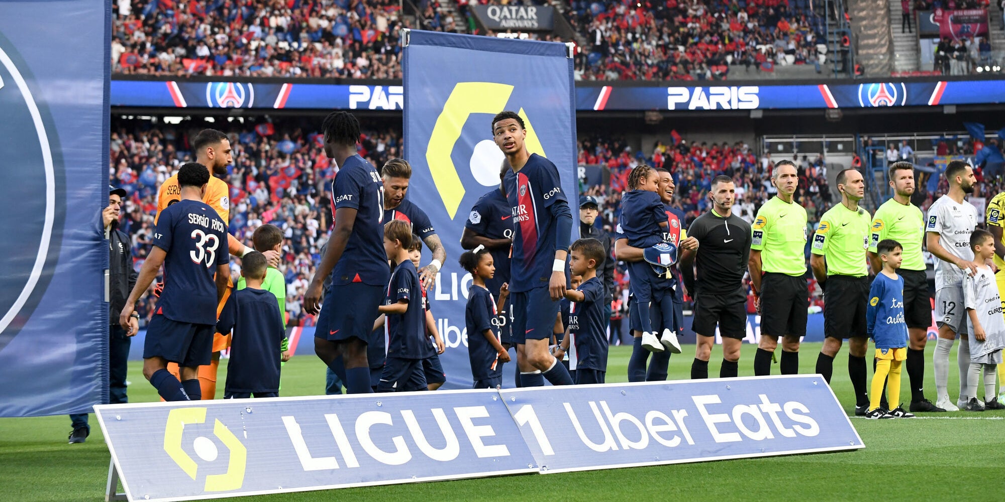 Les joueurs du PSG lors du dernier match de la saison 2022-2023 de Ligue 1 face à Clermont, le 3 juin 2023 au Parc des Princes (Paris).