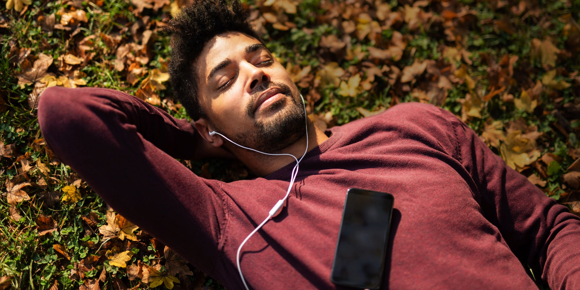 Comment utiliser des écouteurs filaires avec un smartphone qui n'a pas de prise jack ?