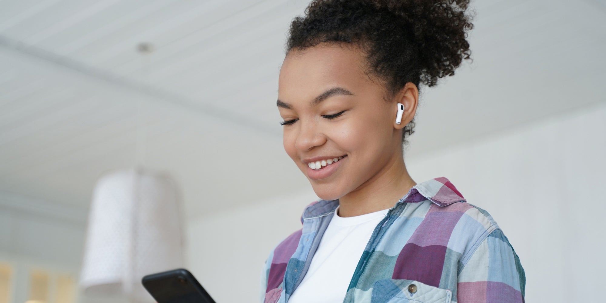 Les nouvelles fonctionnalités des AirPods Pro (2e génération) débarqueront à l'automne 2023.