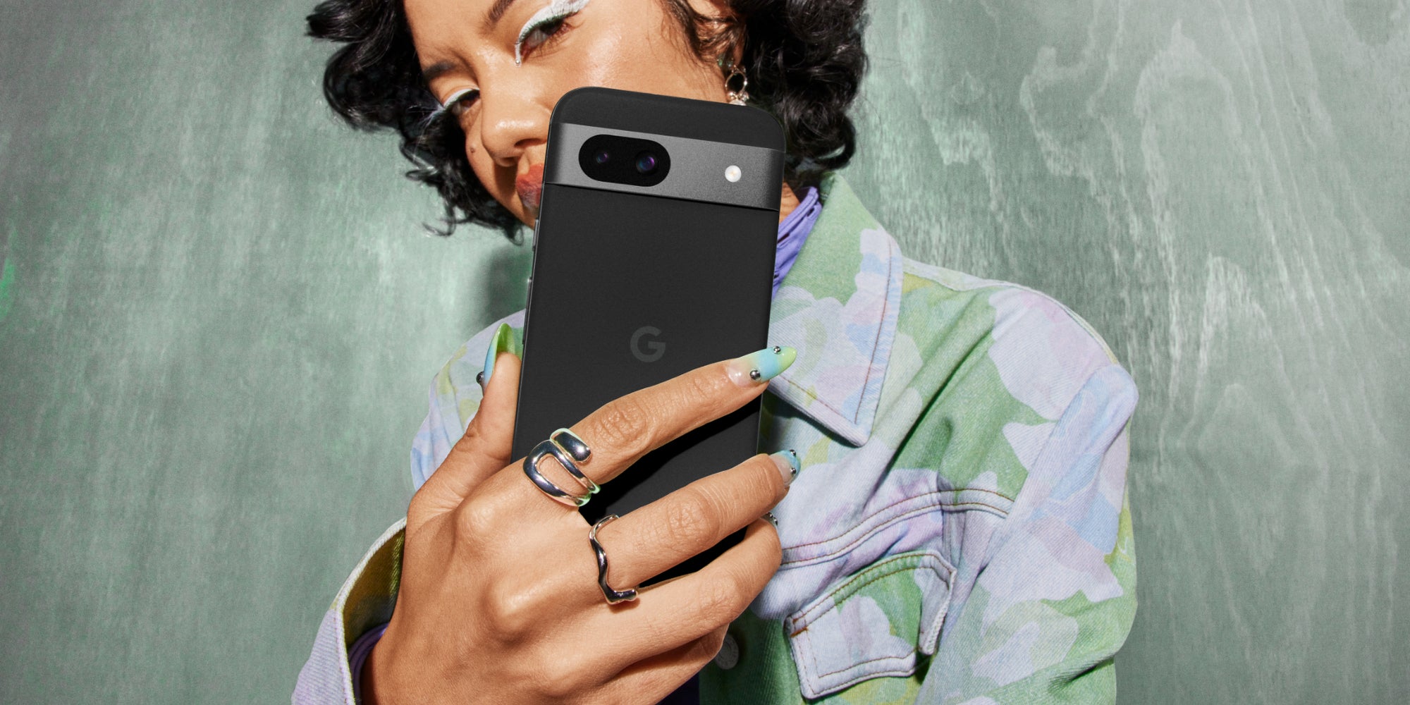 Le Google Pixel 8a obtient le titre de smartphone A-Series le plus durable à ce jour.