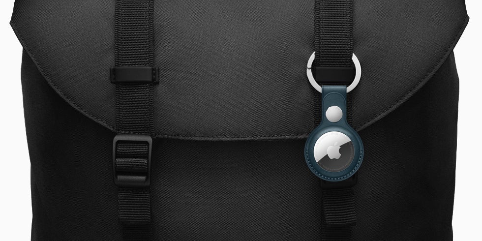 L'AirTag d'Apple peut par exemple être attaché à un bagage pour le suivre à la trace.
