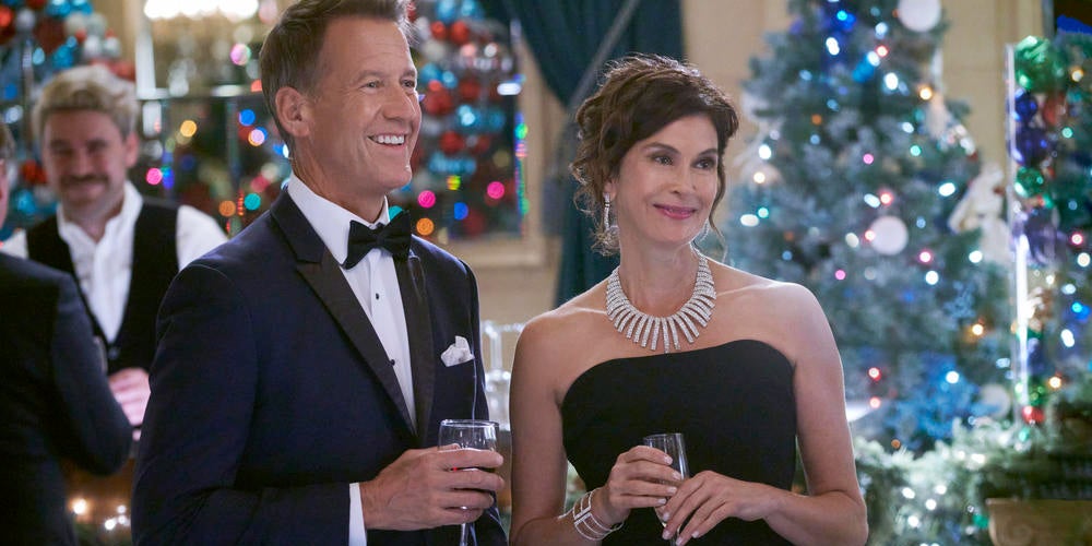 Le téléfilm “Coup de foudre avant Noël”, réunissant Teri Hatcher et James Denton.