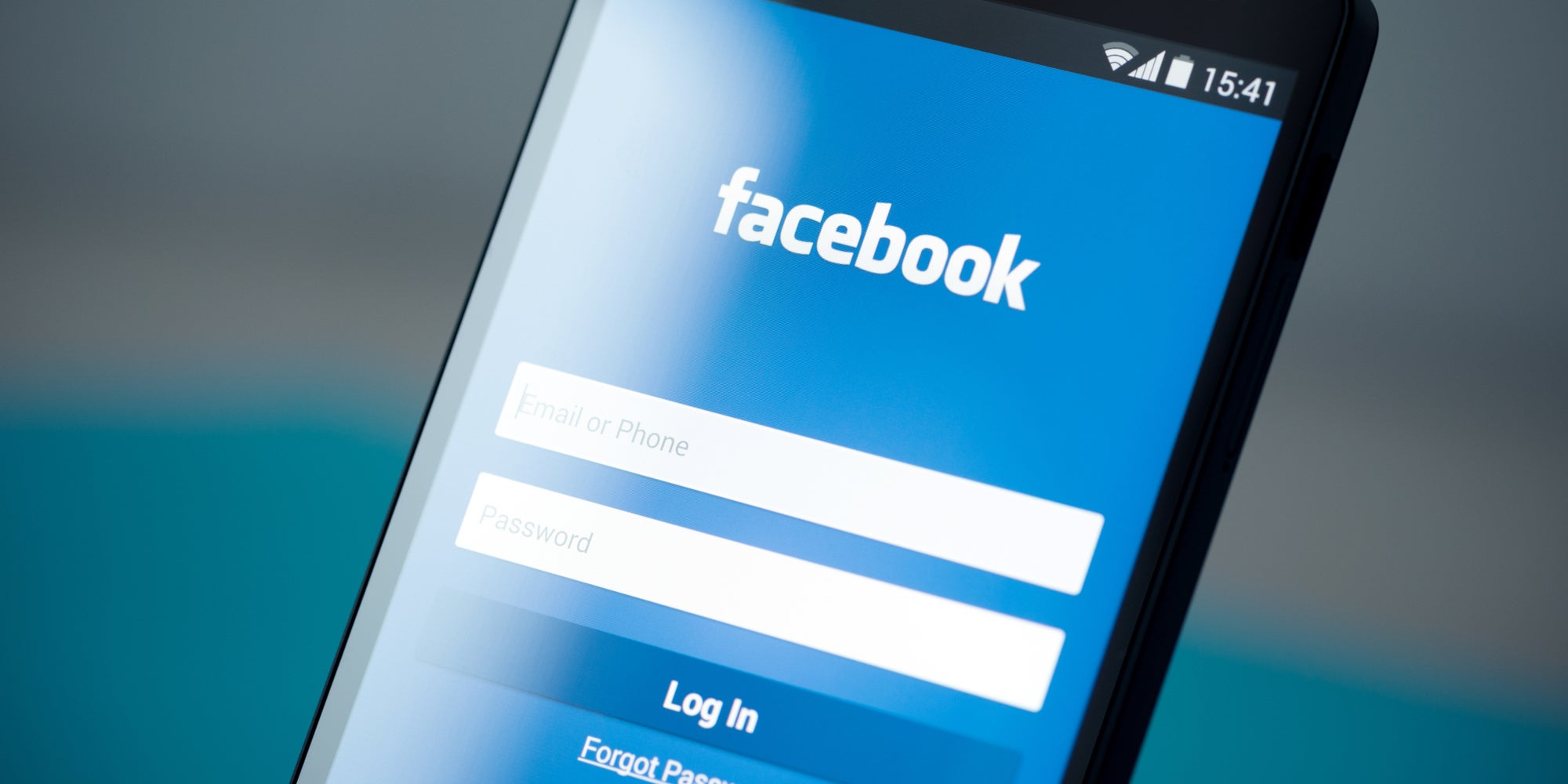 Les faux comptes supprimés en masse par Facebook.