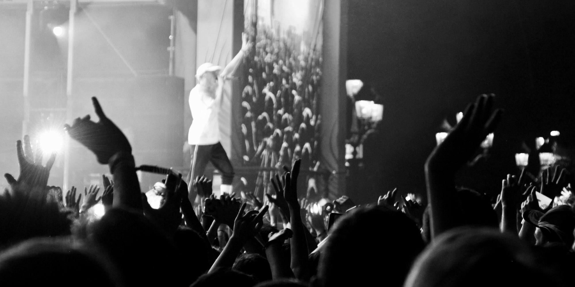 La foule était encore au rendez-vous sur le Parvis de l'Hôtel de Ville pour assister, notamment, au concert d'Eddy de Pretto ce jeudi 4 juillet 2019.