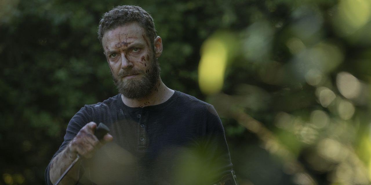 Ross Marquand, alias Aaron, s'est endurci dans la saison 10 de "The Walking Dead"...