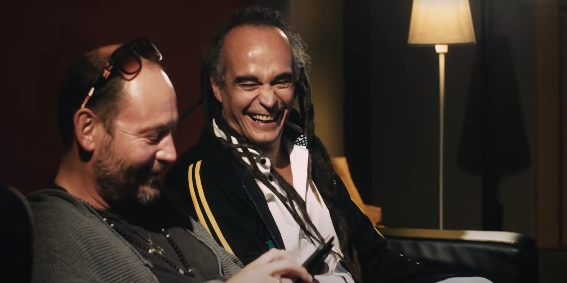 Sinsémilia et Tryo dans le clip de la chanson Prendre le Temps