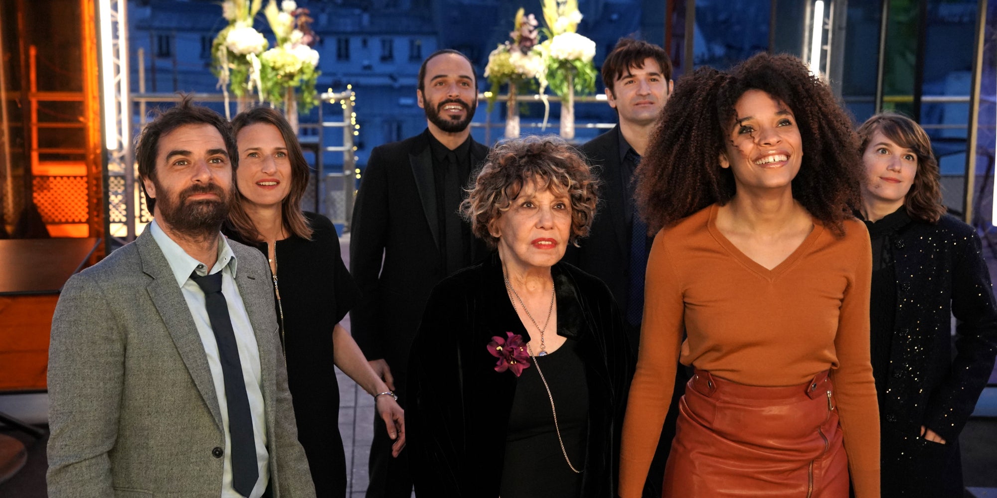 Grégory Montel, Camille Cottin, Assaâd Bouab, Liliane Rovere, Nicolas Maury, Stéfi Celma et Fanny Sidney dans la saison 3 de Dix pour cent.