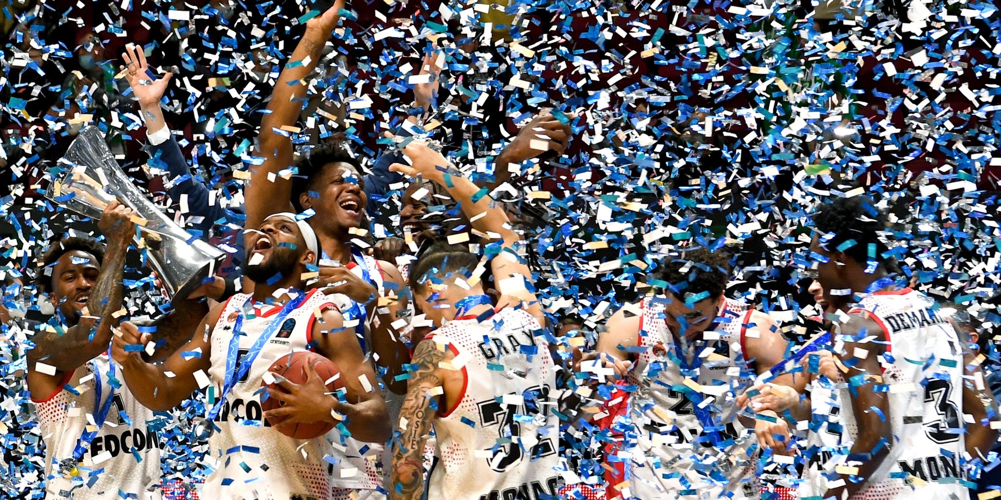 Les joueurs de l'AS Monaco célèbrent leur victoire en finale de l'EuroCoupe, à Kazan, le 30 avril 2021.