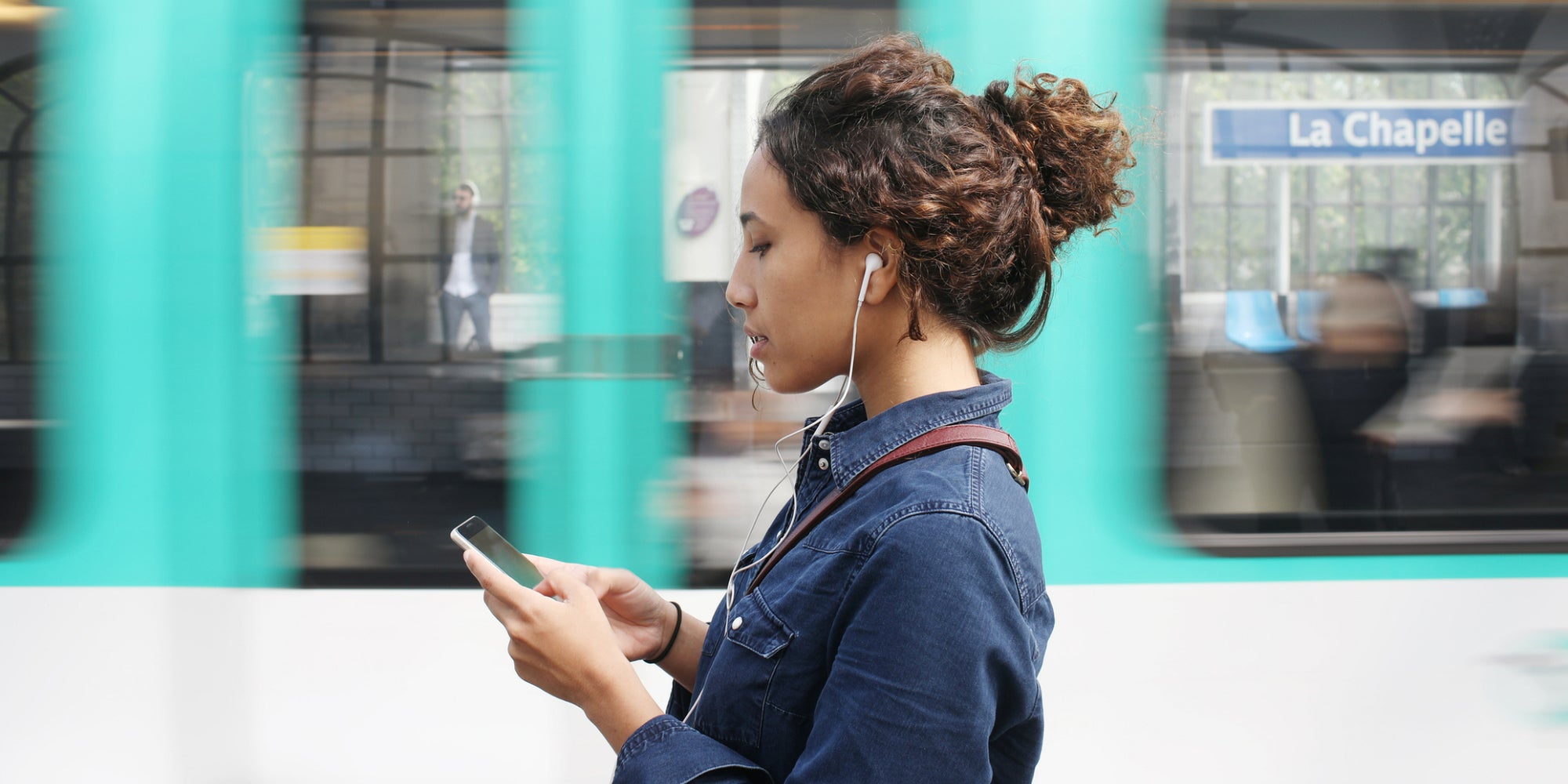 Il sera bientôt possible pour les possesseurs d'iPhone de valider leurs trajets dans le métro parisien en un simple geste.