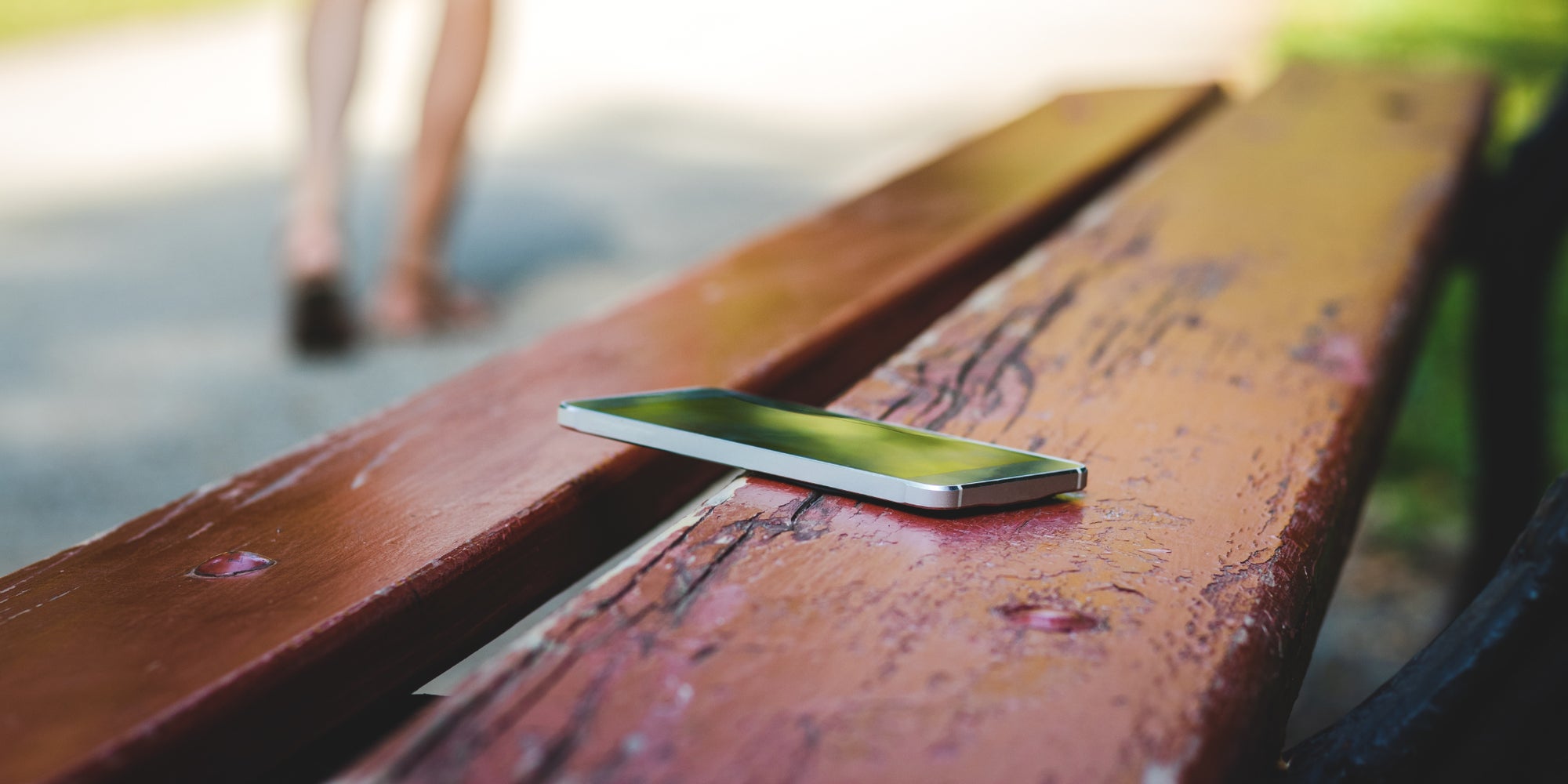 Il semblerait que Forrest Gump ait oublié son téléphone sur ce banc...