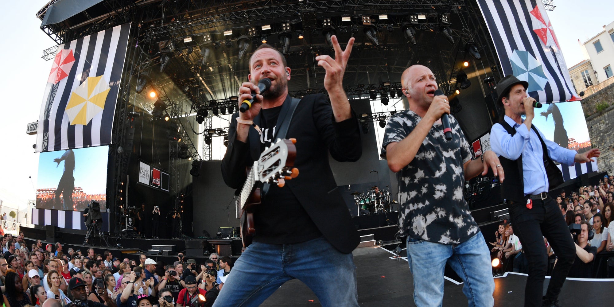 Tryo sur la scène des Francofolies de La Rochelle, le 16 juillet 2017