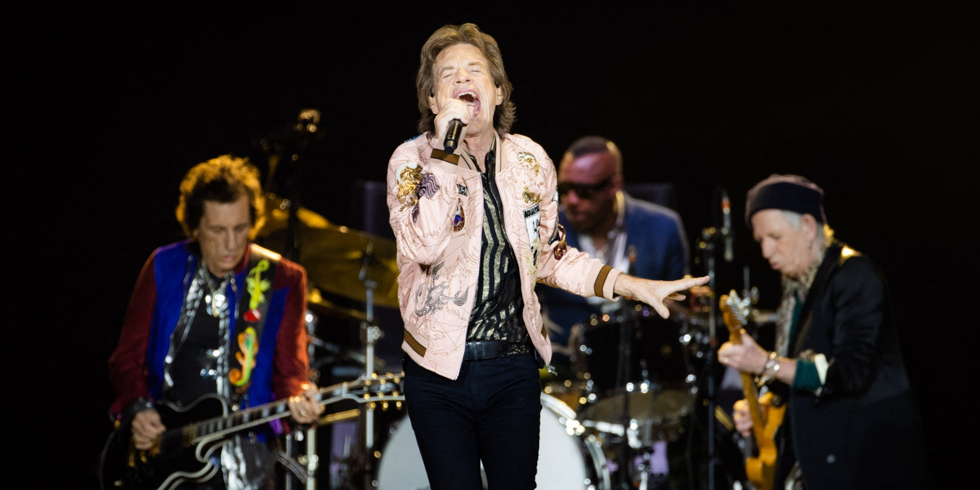 Ronnie Wood, Mick Jagger, Steve Jordan et Keith Richards des The Rolling Stones sur la scène du SoFi Stadium à Inglewood en Californie le 14 octobre 2021.