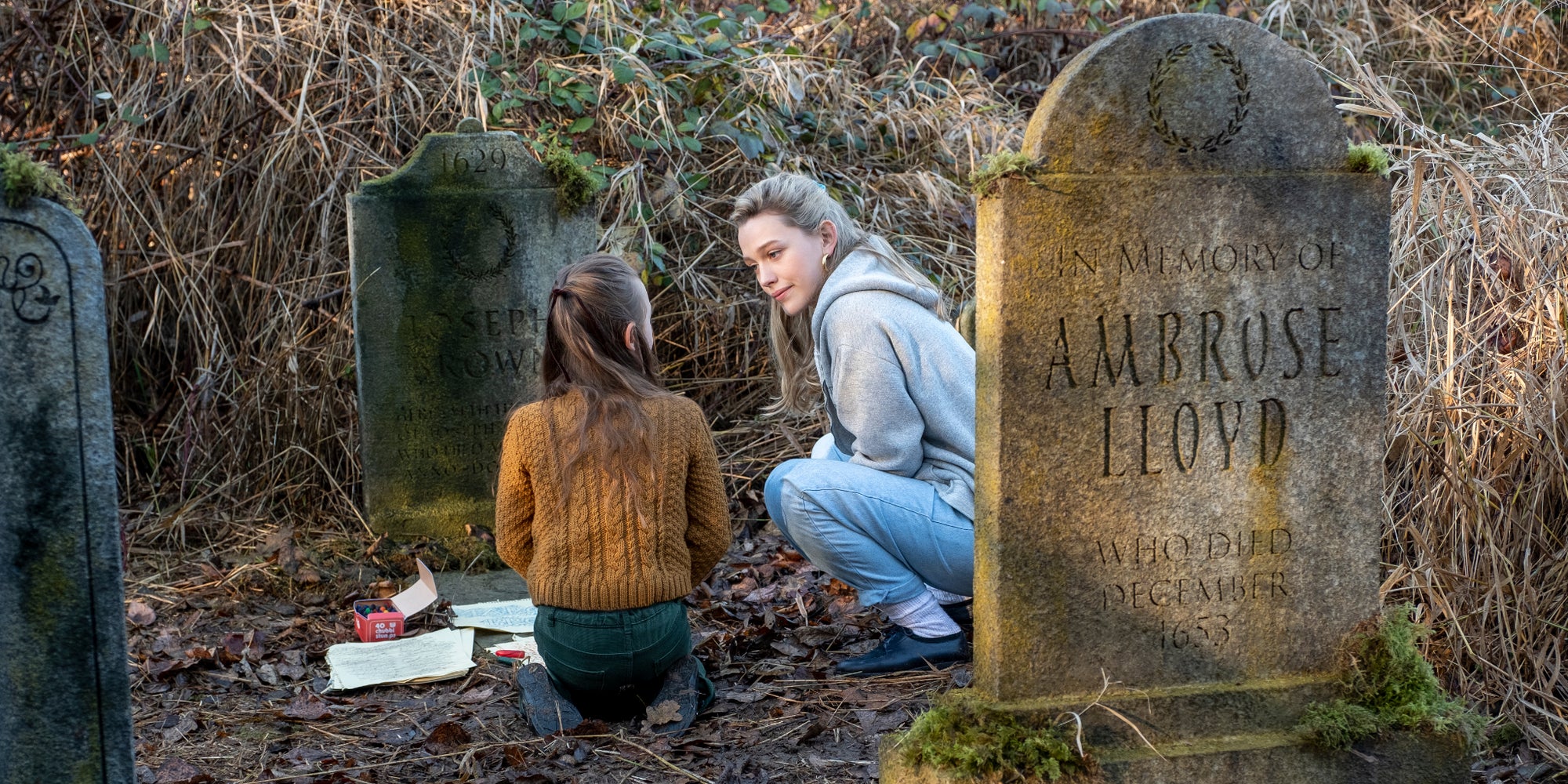 Flora et Danielle dans The Haunting of Bly Manor sur Netflix