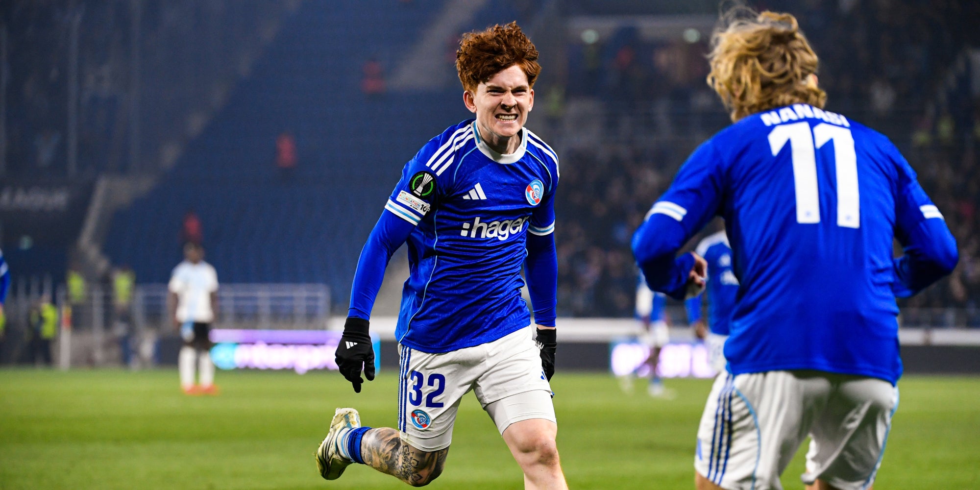 Valentín Barco célébrant son but face à Rijeka en Ligue Conférence, le 19 mars 2026 au Stade de la Meinau (Strasbourg).
