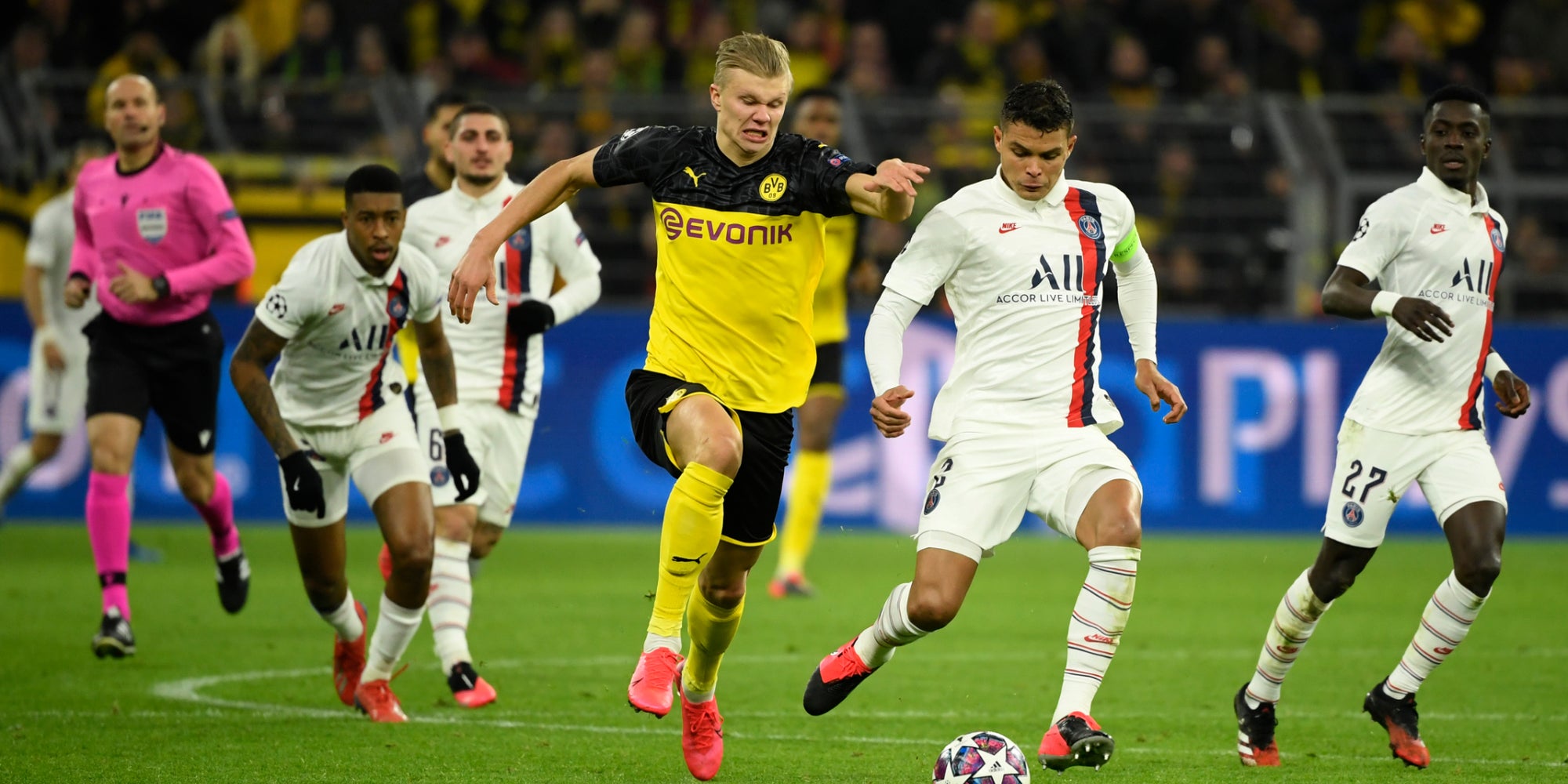 Haaland et Thiago Silva à la lutte lors du match aller à Dortmund entre le Borussia et le PSG, le 18 février 2020