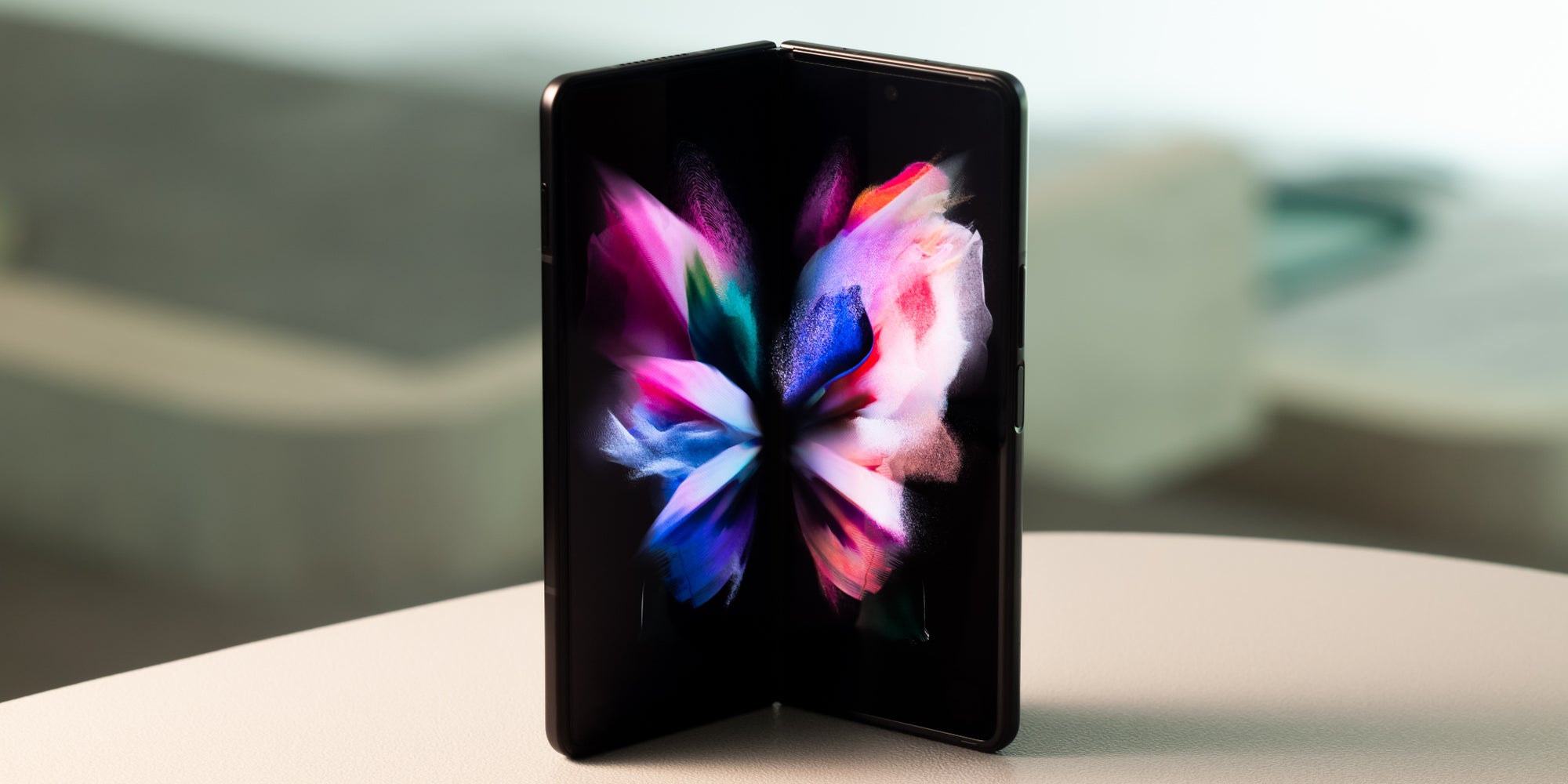 Le Samsung Galaxy Z Fold3 bénéficie de l'écran Eco OLED
