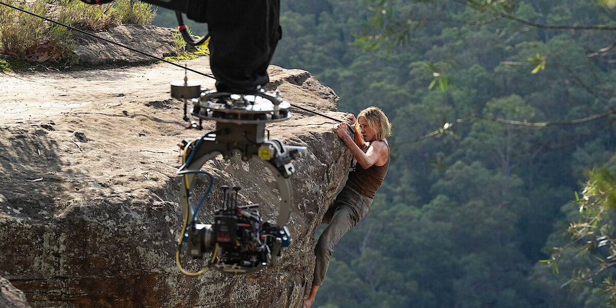 Charlize Theron sur le tournage d'Apex