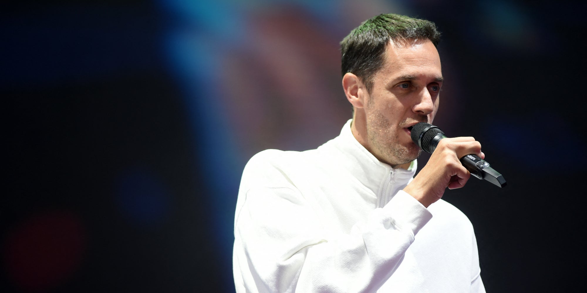 Grand Corps Malade sur scène lors de la 36e édition des Francofolies, à La Rochelle, le 10 juillet 2021.