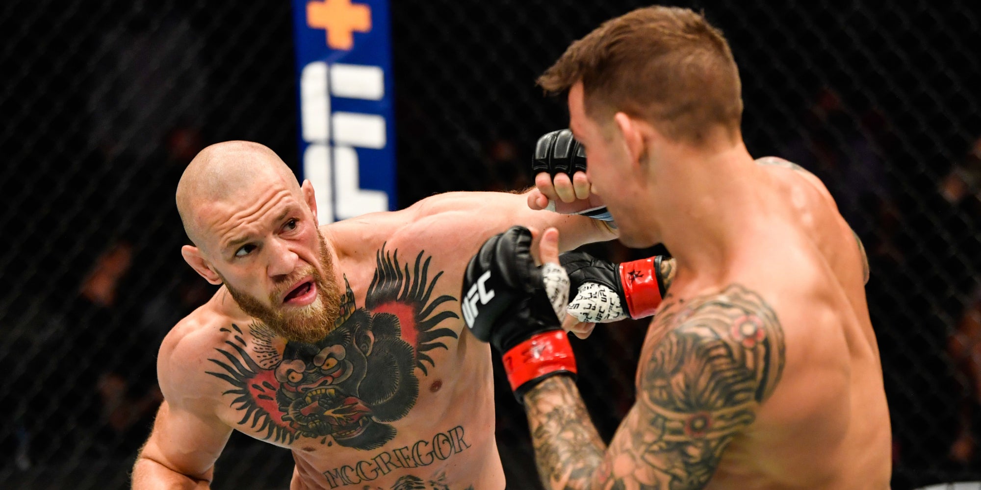 Conor McGregor face à Dustin Poirier lors de l'UFC 258, le 23 janvier 2021 à Abu Dhabi