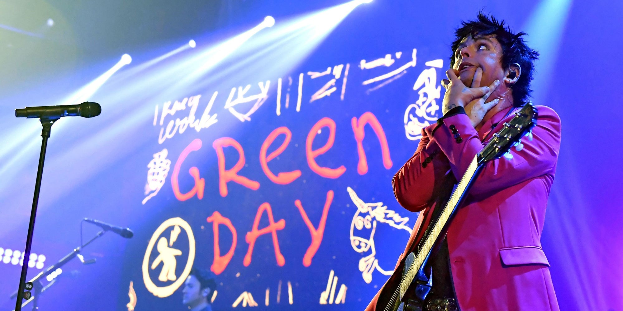 Billie Joe Armstrong de Green Day sur la scène du iHeartRadio Theater à Burbank, en Californie, le 7 février 2020