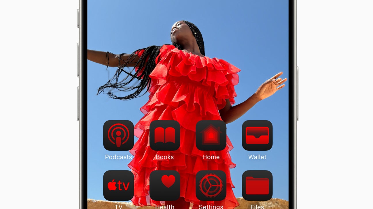 Placez vos apps où vous le souhaitez et changez leur couleur grâce aux nouvelles fonctionnalités de personnalisation de l'écran d'accueil avec iOS 18. Placez vos apps où vous le souhaitez et changez leur couleur grâce aux nouvelles fonctionnalités de personnalisation de l'écran d'accueil avec iOS 18.