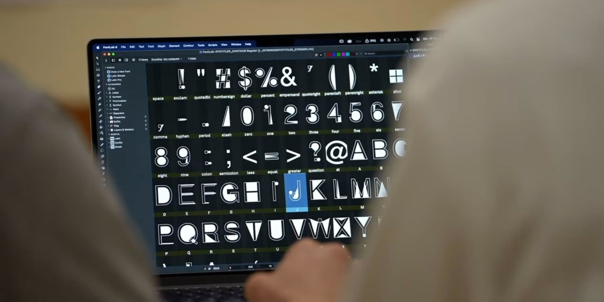 Afin d'élaborer les ''Dystitles'', des sous-titres adaptés aux personnes dyslexiques, Canal+ travaille actuellement avec l'association Puissance Dys.