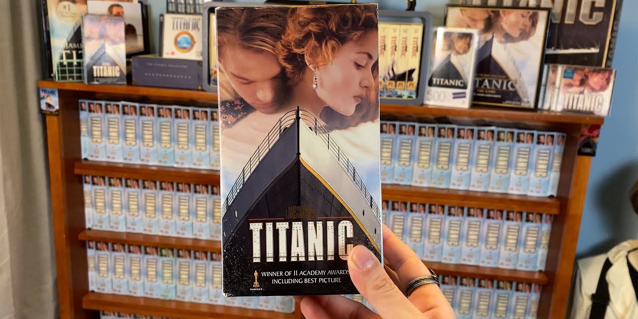 Un Américain fan du film "Titanic" en possède déjà plus de 1 500 copies au format VHS.