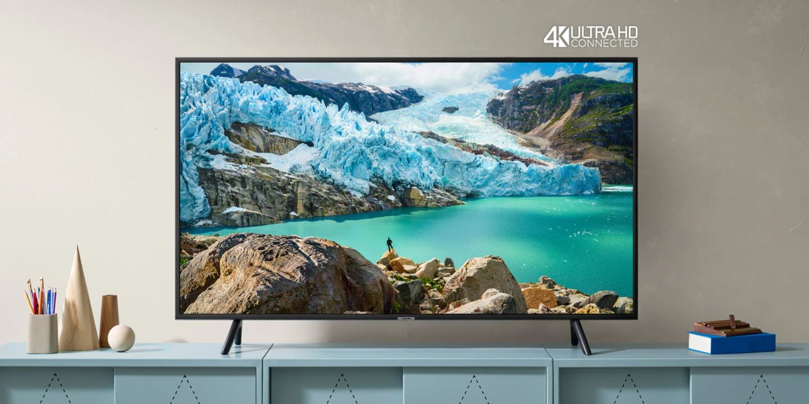 Optez pour un design épuré et une résolution 4K avec la TV Samsung UE65RU7025.
