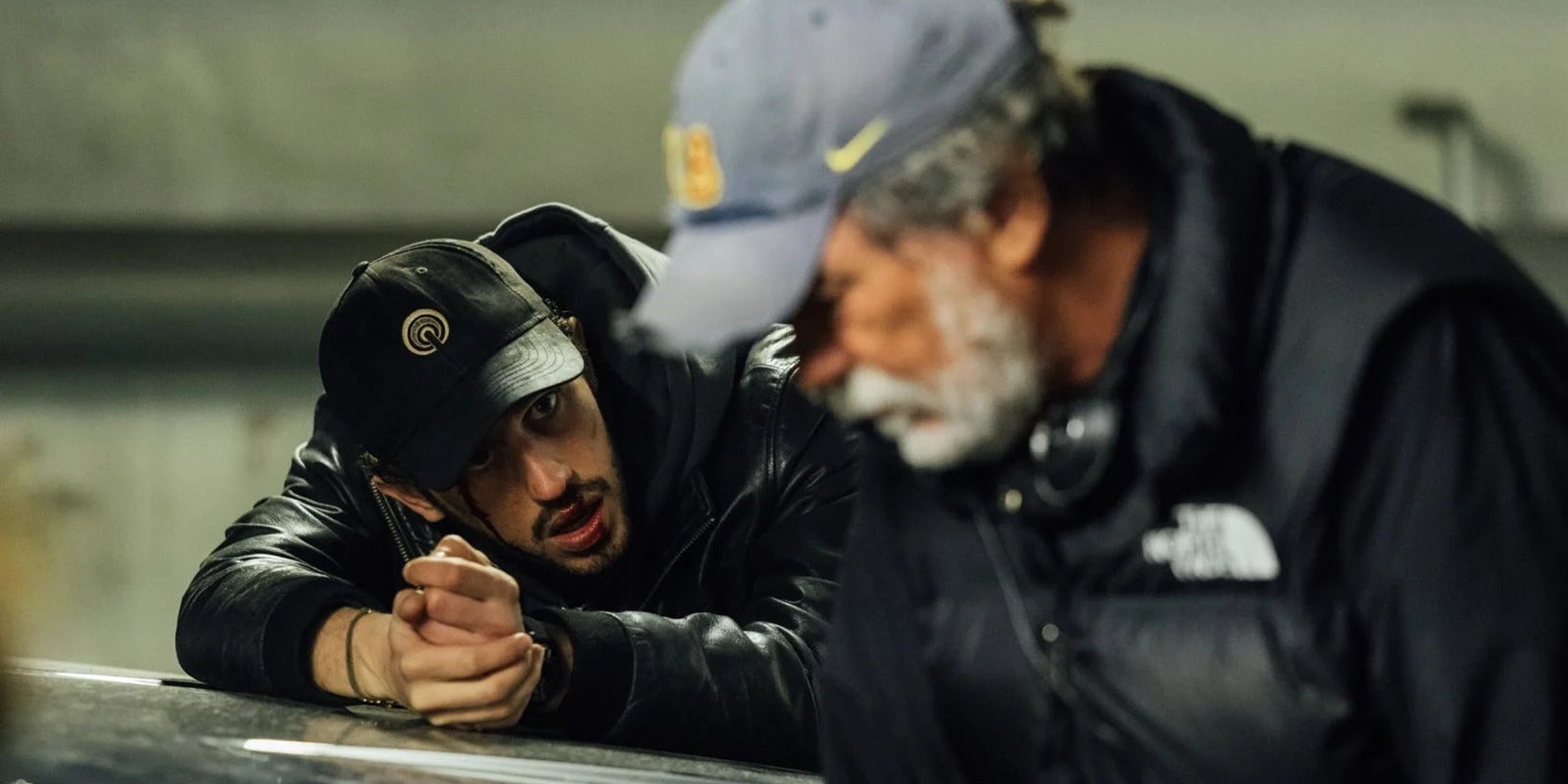 Victor Belmondo et Olivier Marchal sur le tournage de "Bastion 36". 